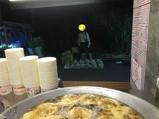 大媽逼翁橘子便宜賣 肉圓哥救援獲讚