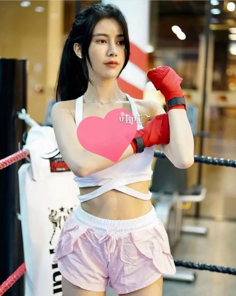 最美的女泰拳手,完美的身段收納了不少男粉絲的追隨 。