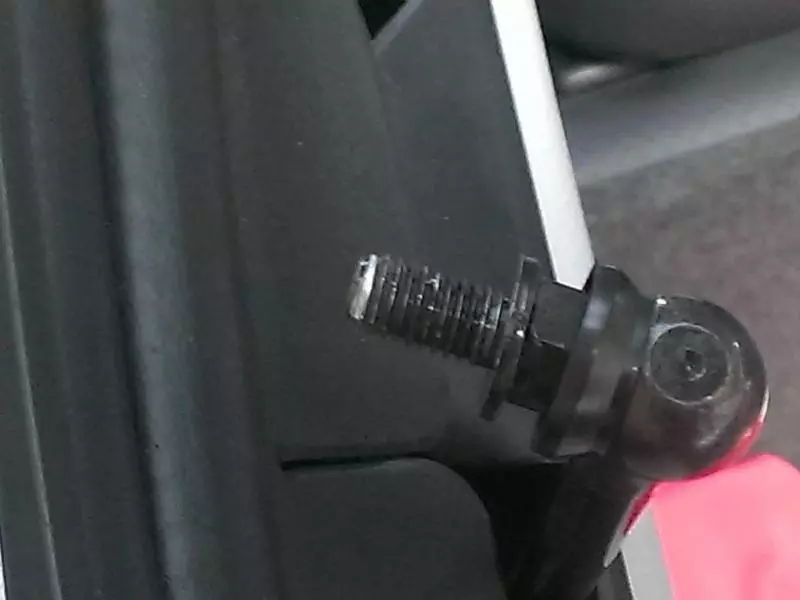 零件耗材一再缺貨,拖過保車主自負,「納智捷,你真的辜負了這10年來支持、仁慈放下的車主們!」
