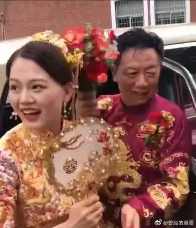 老翁一排勞斯萊斯迎娶美嬌娘 網贊嘆:有錢真好