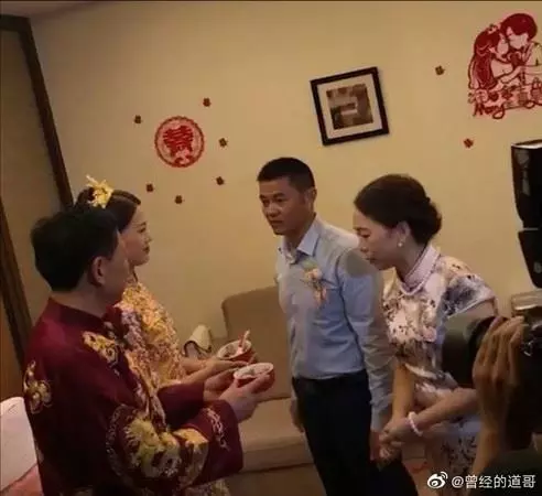 老翁一排勞斯萊斯迎娶美嬌娘 網贊嘆:有錢真好