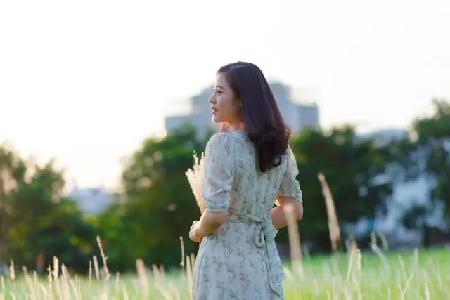 「女兒,你弟結婚,你出十萬彩禮」「憑什麼,又不是我兒子結婚」