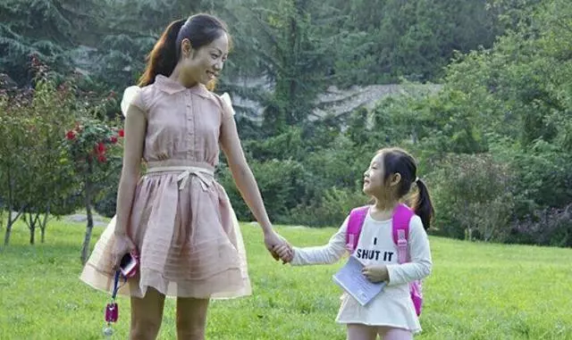 婆婆,我給你養老可以,只要你還我女兒一雙健康的眼睛