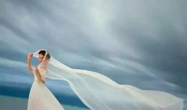 不要彩禮和婚禮是我自願的,可是,當年我不懂事,你就該裝傻嗎?