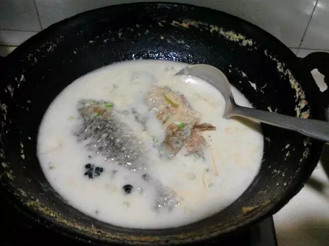 鮮嫩可口的19種鯽魚做法,幾步就搞定,又香又下飯,看著就流口水