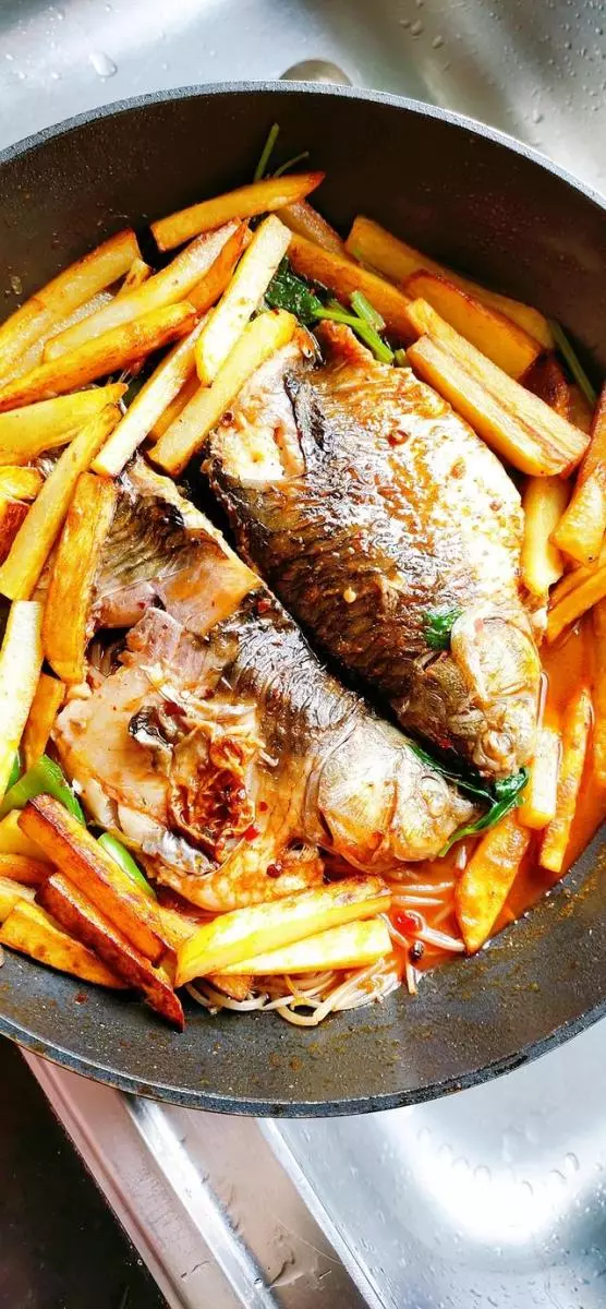 鮮嫩可口的19種鯽魚做法,幾步就搞定,又香又下飯,看著就流口水