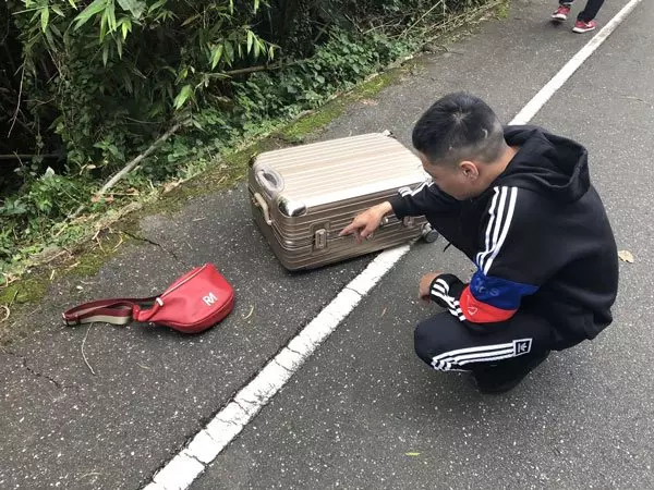 【全程曝光】大馬女子赴台旅遊,遭3男騙下車!