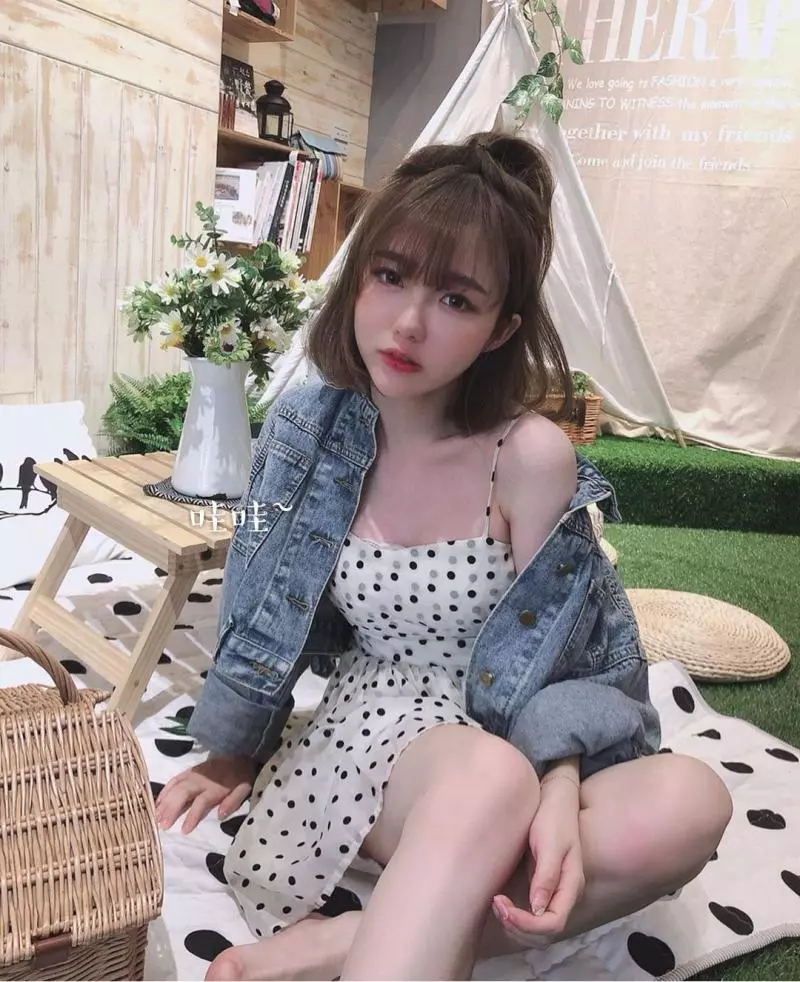 超優顏值短發正妹擁有甜美外表之外,卻擁有讓人讚嘆的性感身材!