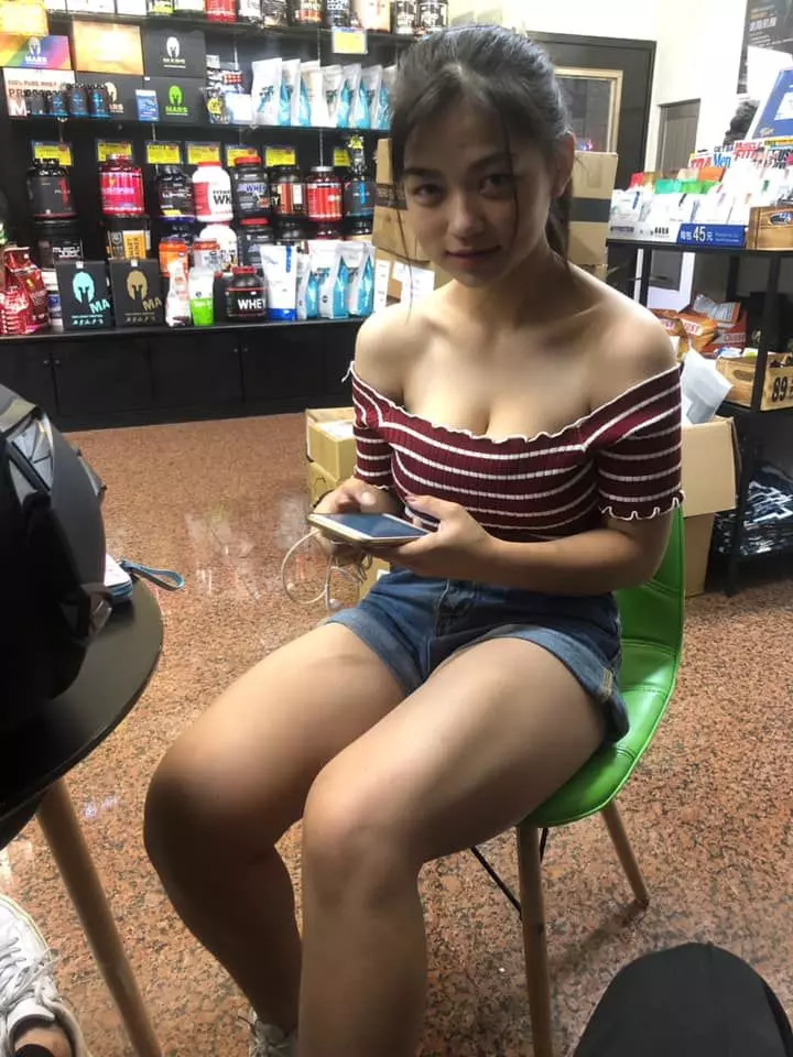 西門町搭訕17歲幼齒健身妹!身形真的有在練…一抬頭竟「撞臉子瑜」:尺寸更升級!