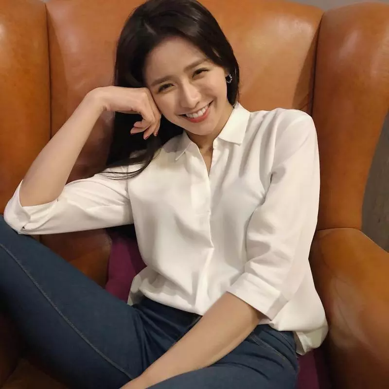 就算包緊緊也很性感!甜美正妹「Joey 蔡卓宜」貼身上衣展現完美身材!