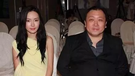 周潤發認她做乾女兒,王晶瘋狂捧紅她,20幾歲就已經這麼猛!!