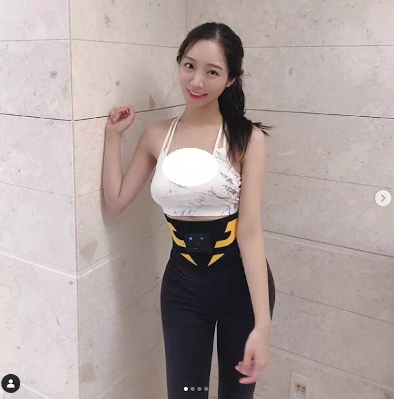 韓國吃貨部落客「박유진」 緊身上衣大啖美食,讓人食指大動!