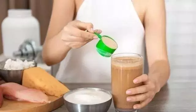 每天正常吃飯,蛋白質攝入量也很容易過剩