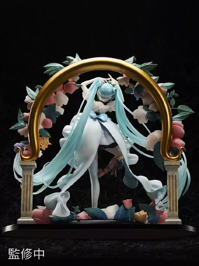 超美的初音未來手辦開售,售價3萬日元,演唱會現場有等身大的