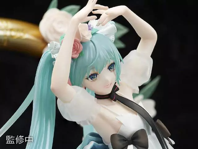 超美的初音未來手辦開售,售價3萬日元,演唱會現場有等身大的