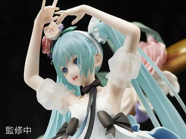 超美的初音未來手辦開售,售價3萬日元,演唱會現場有等身大的