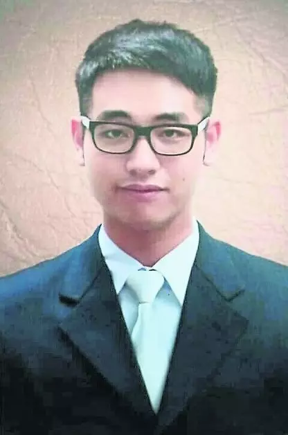 凌晨開車吃宵夜 學院生撞分界堤喪命