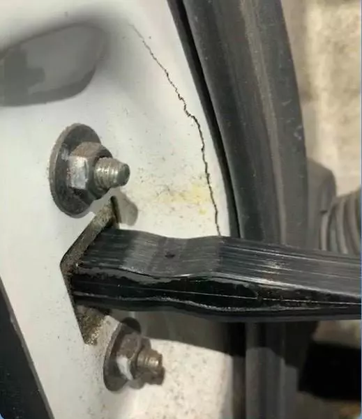 零件耗材一再缺貨,拖過保車主自負,「納智捷,你真的辜負了這10年來支持、仁慈放下的車主們!」