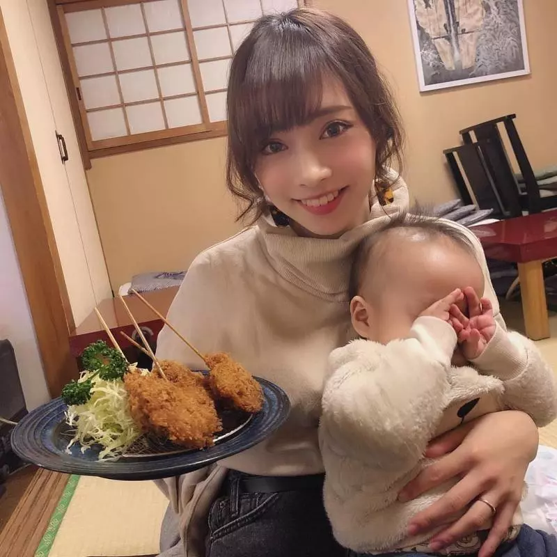 來賞櫻花地方媽媽長相超H!節目採訪「短髮+激美顏值」秒淪陷❤
