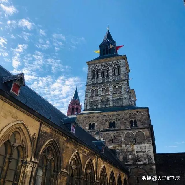 女兒你弟弟結婚,你給二十萬彩禮」「媽,你瘋了,我姐沒錢」