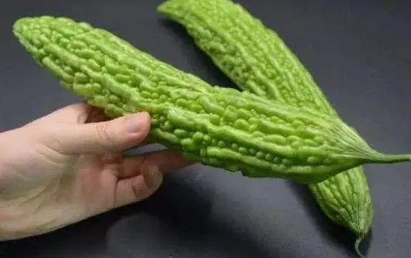 不同位置長痘揭示著身體哪些問題?對照一下
