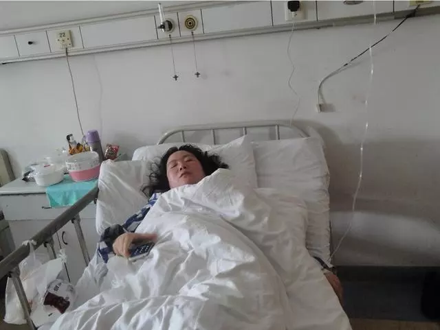 結婚五年了丈母娘拿十萬助我們買房,我用這些錢給父親治病,老婆哭著要和我離婚