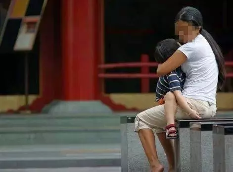 「女傭車 禍時捨身救了我的孩子後,在新加坡去 世了...」