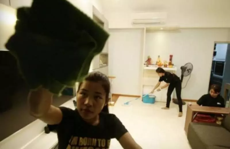 「女傭車 禍時捨身救了我的孩子後,在新加坡去 世了...」
