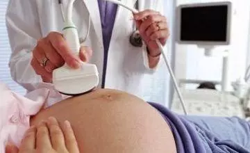 婚後兩年老婆生兒子,我給爸媽報喜,電話沒掛聽媽說「給彩禮吧」