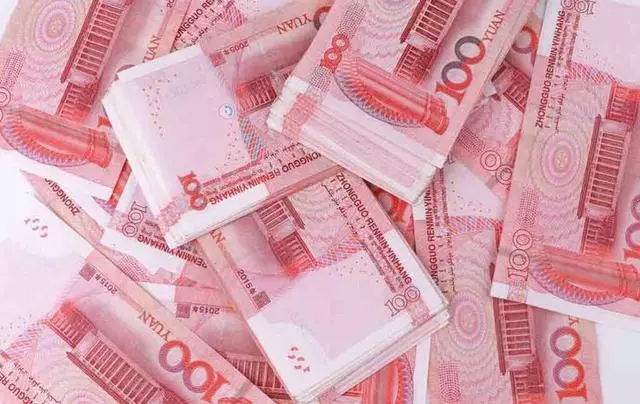 婚後兩年老婆生兒子,我給爸媽報喜,電話沒掛聽媽說「給彩禮吧」