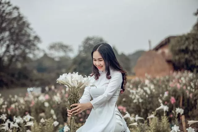 「閨女,反正你要招人,不如讓你弟去,月薪一萬」