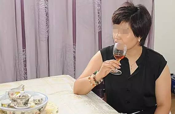 「你家開養豬場的,配不上我研究生兒子」「陪嫁您兩套房滿意嗎」