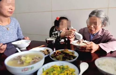 「弟媳,我每天回家吃飯還要你同意」「你都嫁人了,就是外人」