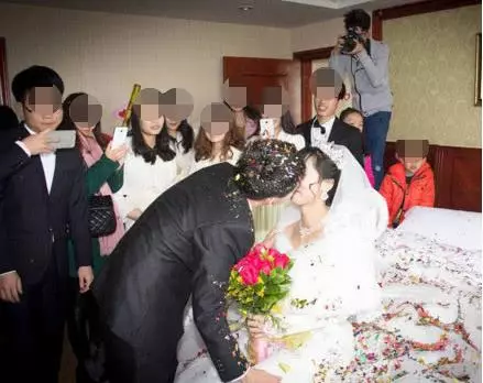 婆婆為省錢,婚宴一桌八人變十八人,母親的反應,我覺得嫁對人