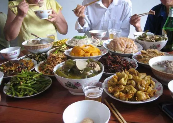 鄉下婆婆給我送油桃,我讓老公燉排骨,回到家後我結束了三年婚姻