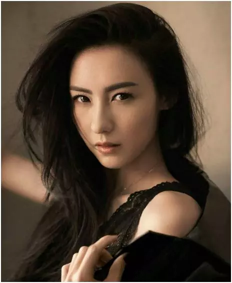 張柏芝含淚退出娛樂圈,而後為了孩子拚命工作,如今一年賺上億!