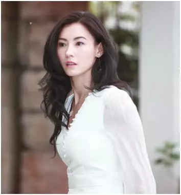 張柏芝含淚退出娛樂圈,而後為了孩子拚命工作,如今一年賺上億!