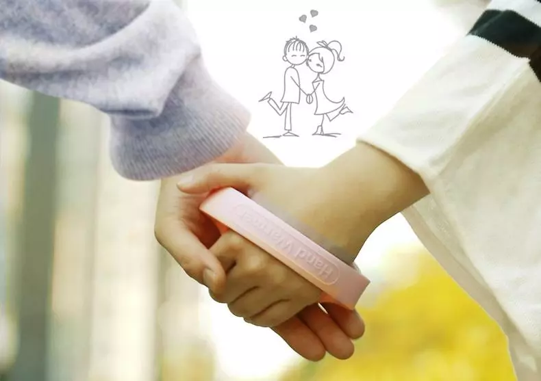 木頭男愛上比自己更木頭的女孩...兩人純純的互動方式讓人笑翻:肯定是真愛啊❤