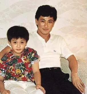 演藝圈家世比海深的五大男星,吳尊家富可敵國都不算什麼!~~~吳尊出生在文萊-damaxww.com - 大馬最讚