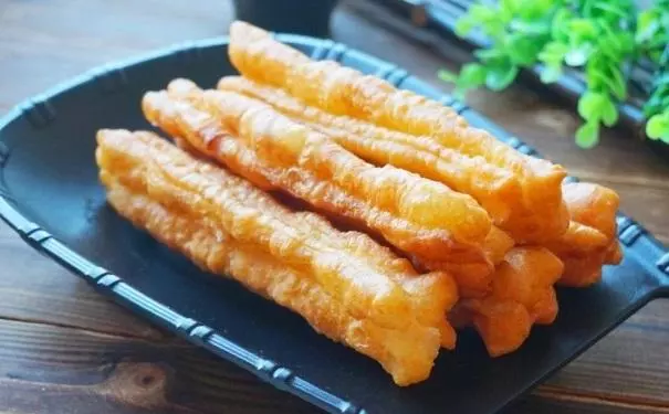早餐經常吃油條,會有哪些風險?如何健康吃油條?營養師告你答案