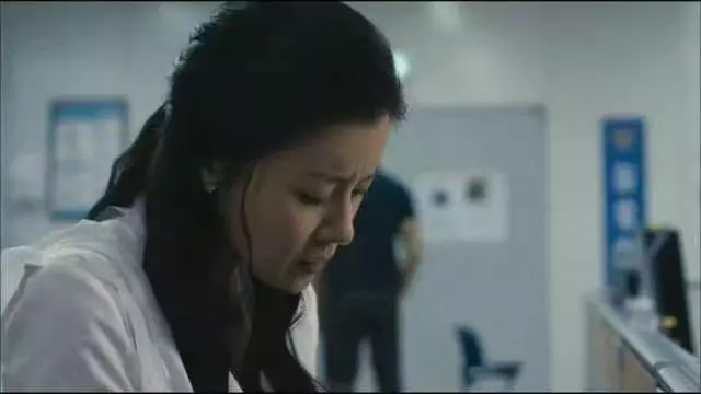 婆婆生日俺給1萬紅包,她不瞧就直砸俺臉上,丈夫直接掀桌子