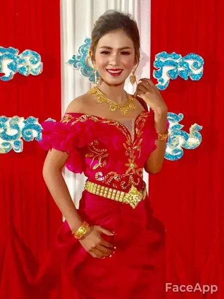 21歲女子嫁14歲郎,網友紛紛強烈質疑!