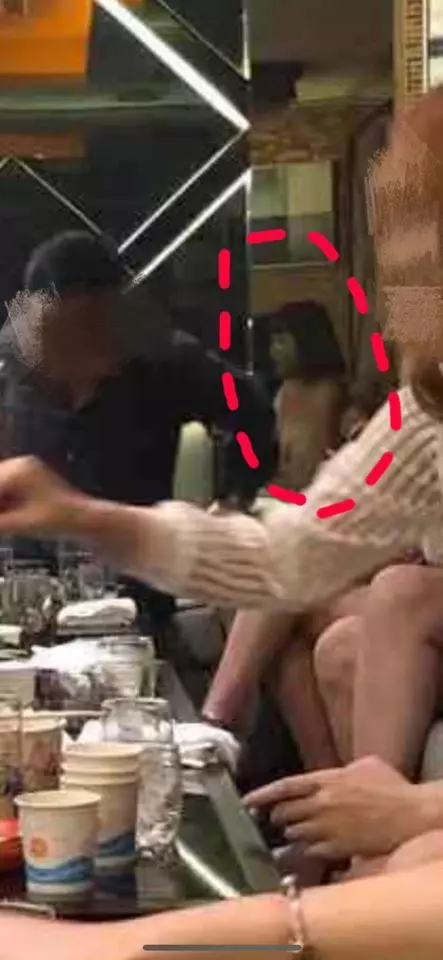 和朋友聚會卻驚見綠臉女鬼!他嚇尿問通靈師:還有小的...