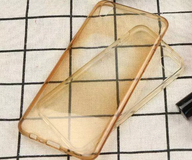 手機殼「發黃」別急著扔!只用泡一泡,舊殼瞬間變新殼!