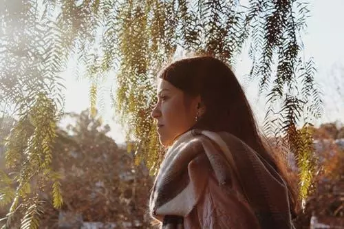 「婚禮後,我拉黑了多年的閨蜜」:成年人的友盡,一場婚禮就夠了