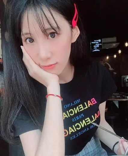 到韓國參加婚禮!瑤瑤「全程被拒在門外」還受人冷眼 往下看「穿著超母湯」小禎愣住:太誇張了啦!