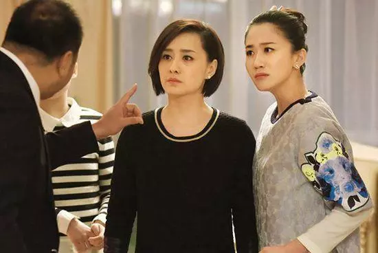 小姑子坐月子,我照顧7天,半夜聽到廚房的動靜,我氣的扔東西