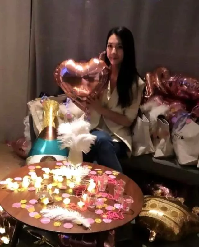 陳冠希前女友楊永晴結婚了,她是白富美曾陪伴陳冠希走過人生低谷!