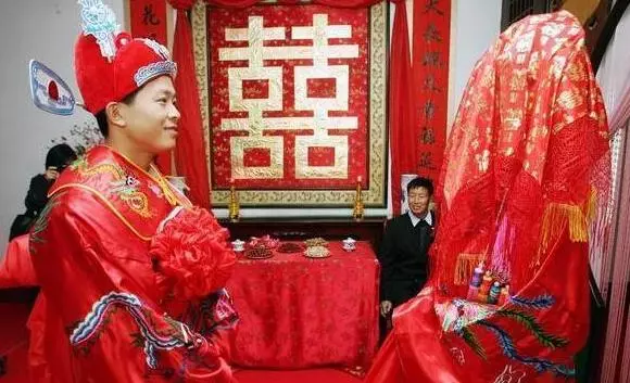 自從嫁給比自己小15歲的老公,總覺得身體難受,看到真相我蒙了