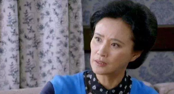 婆家買房子,娘家給裝修費,新房裝修好婆婆提一要求,我怒換房鎖